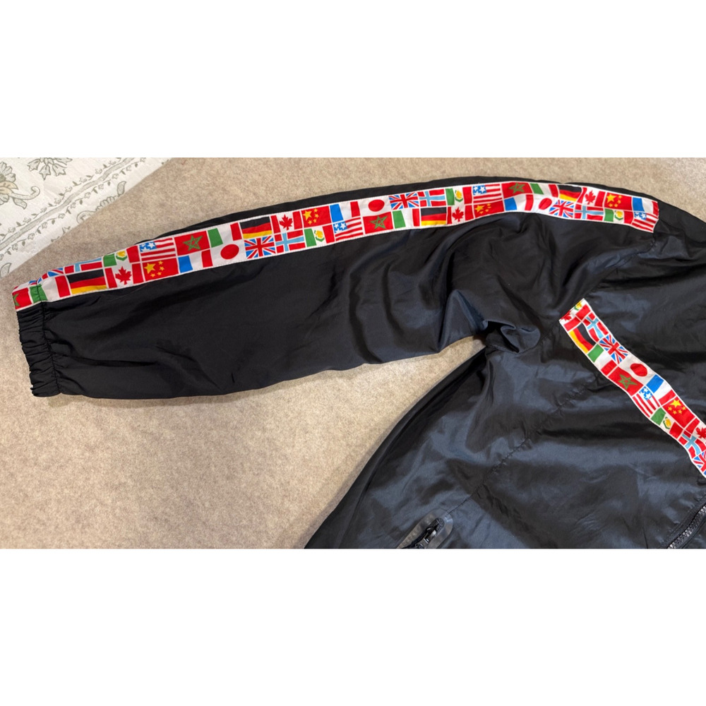 Disney World Epcot Flags Countries Mickey Black Windbreaker Rain Jacket Medium - Picture 3 of 6